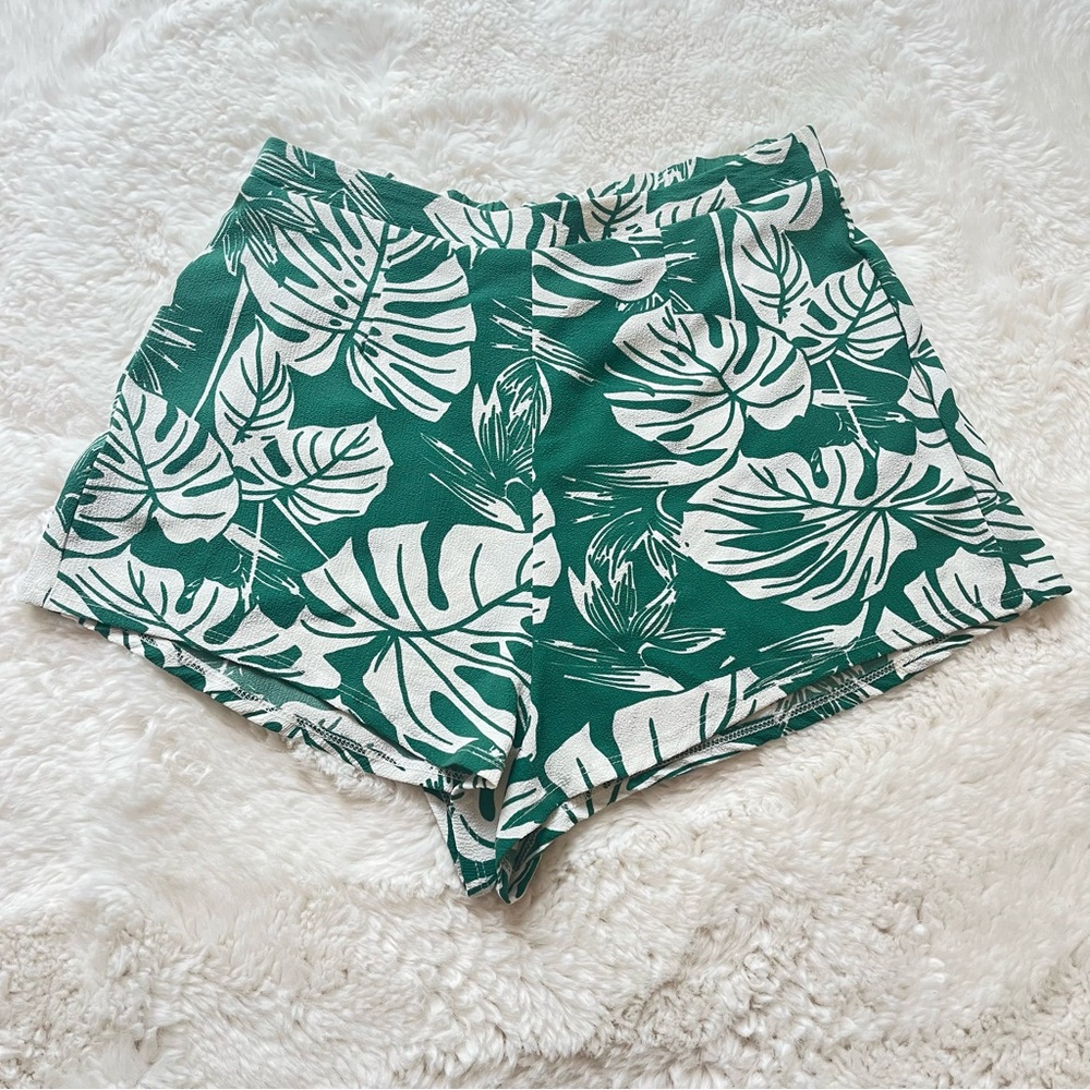 Show Me Your MuMu Green Leaf Print High Waist Shorts M